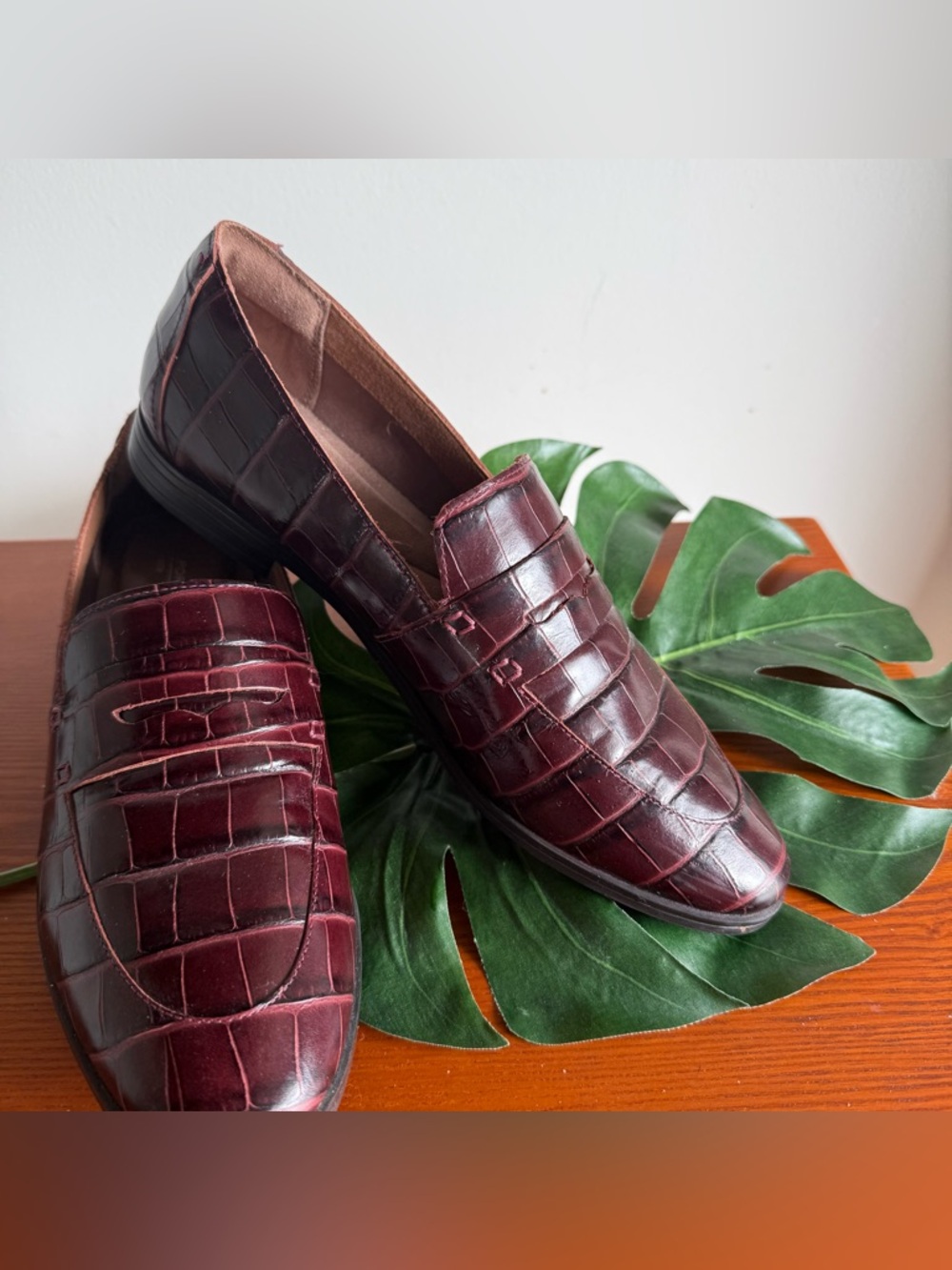 Rockport Woman's 9.5 Burgundy Perpetual
Penny Loafers - Picture 2 of 9